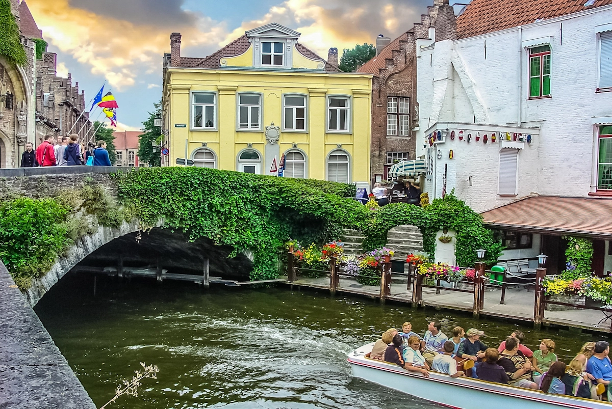 bruges_canals